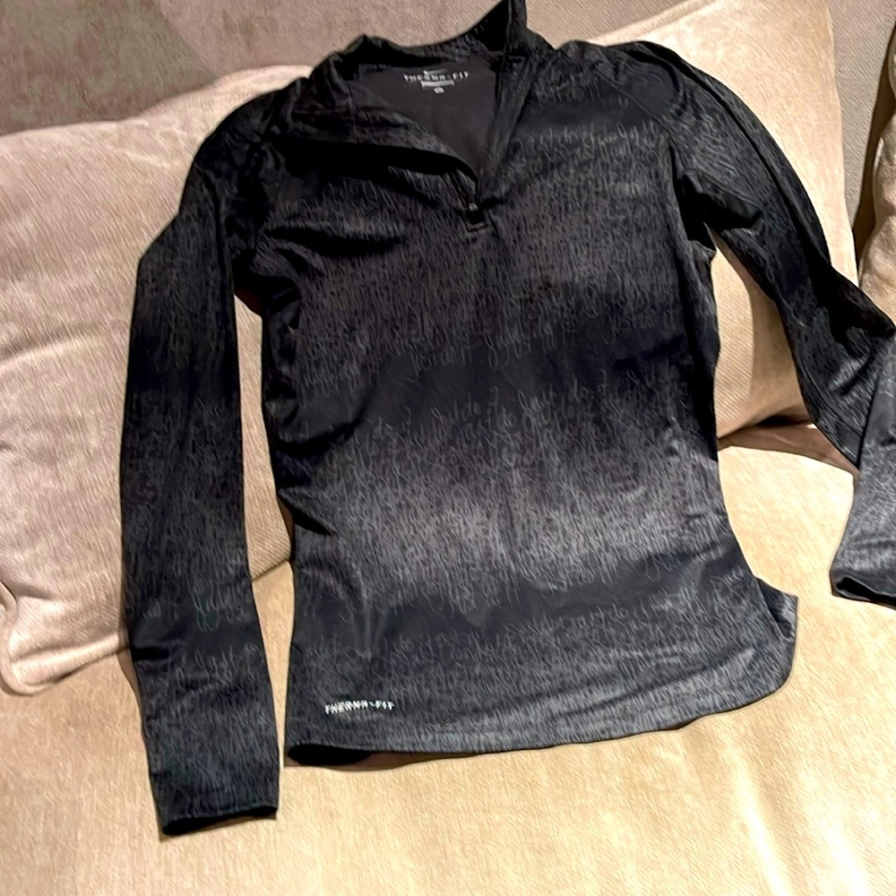 Nike - Therma fit long sleeve